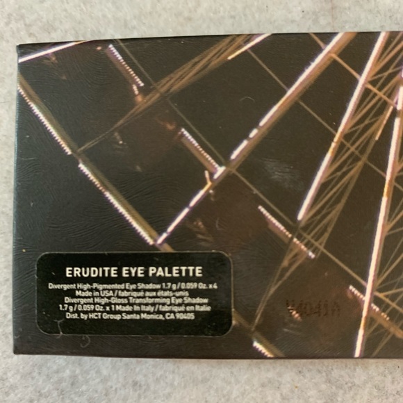 Sephora Divergent Multipiece Collectors Makeup Kit - Picture 11 of 16